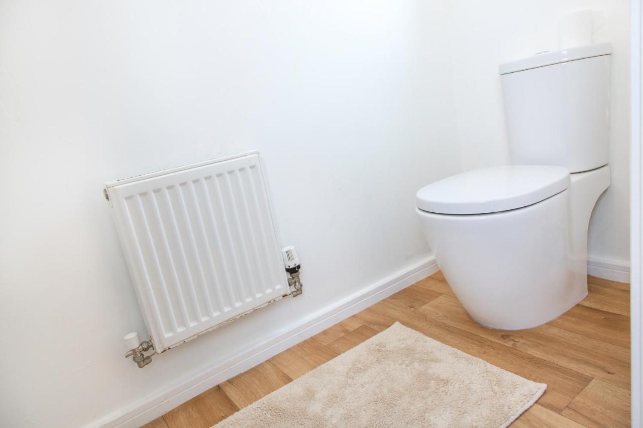Cozy Townhouse In The Heart Of Greater Manchester Villa Екстериор снимка