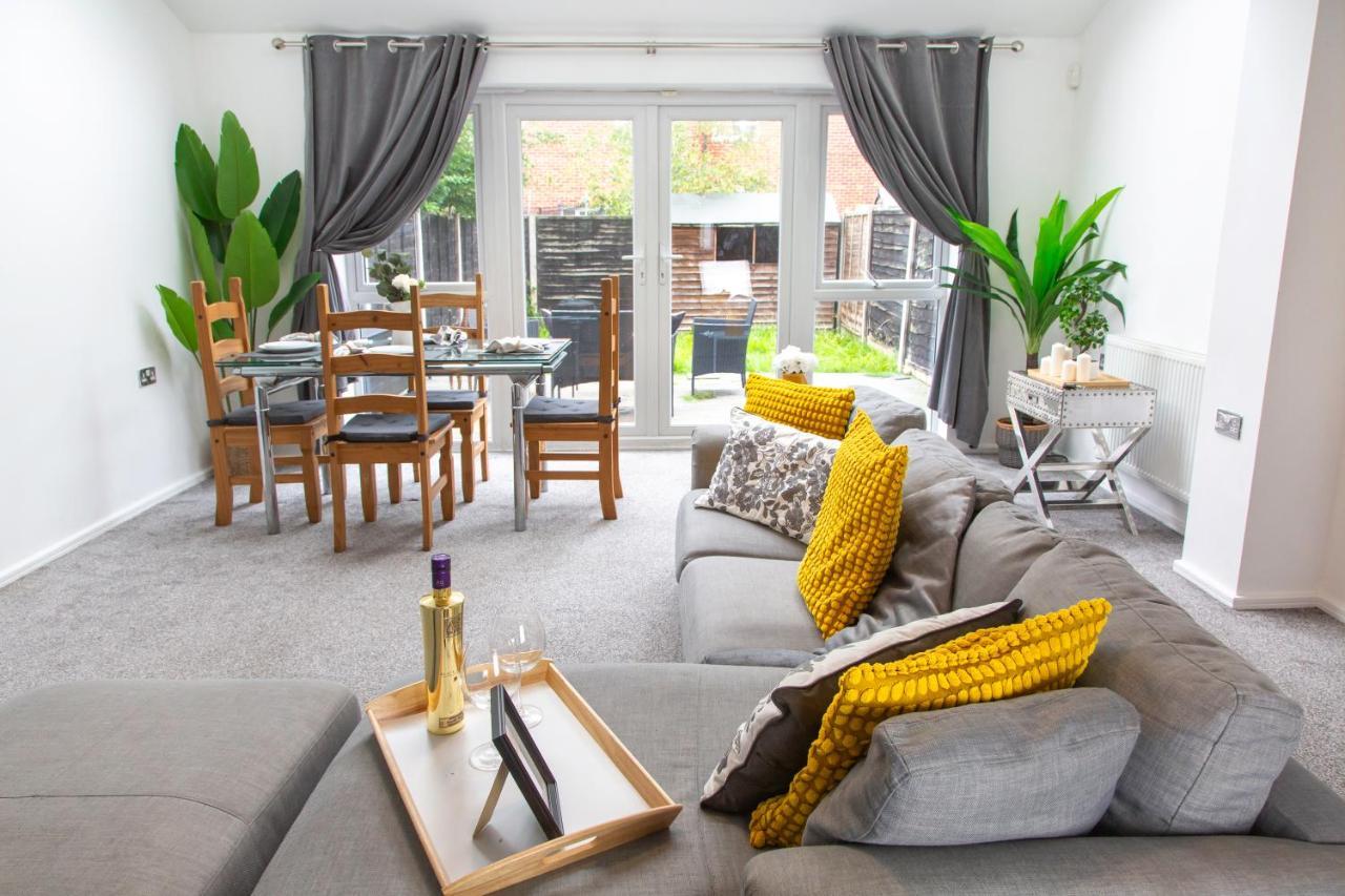 Cozy Townhouse In The Heart Of Greater Manchester Villa Екстериор снимка
